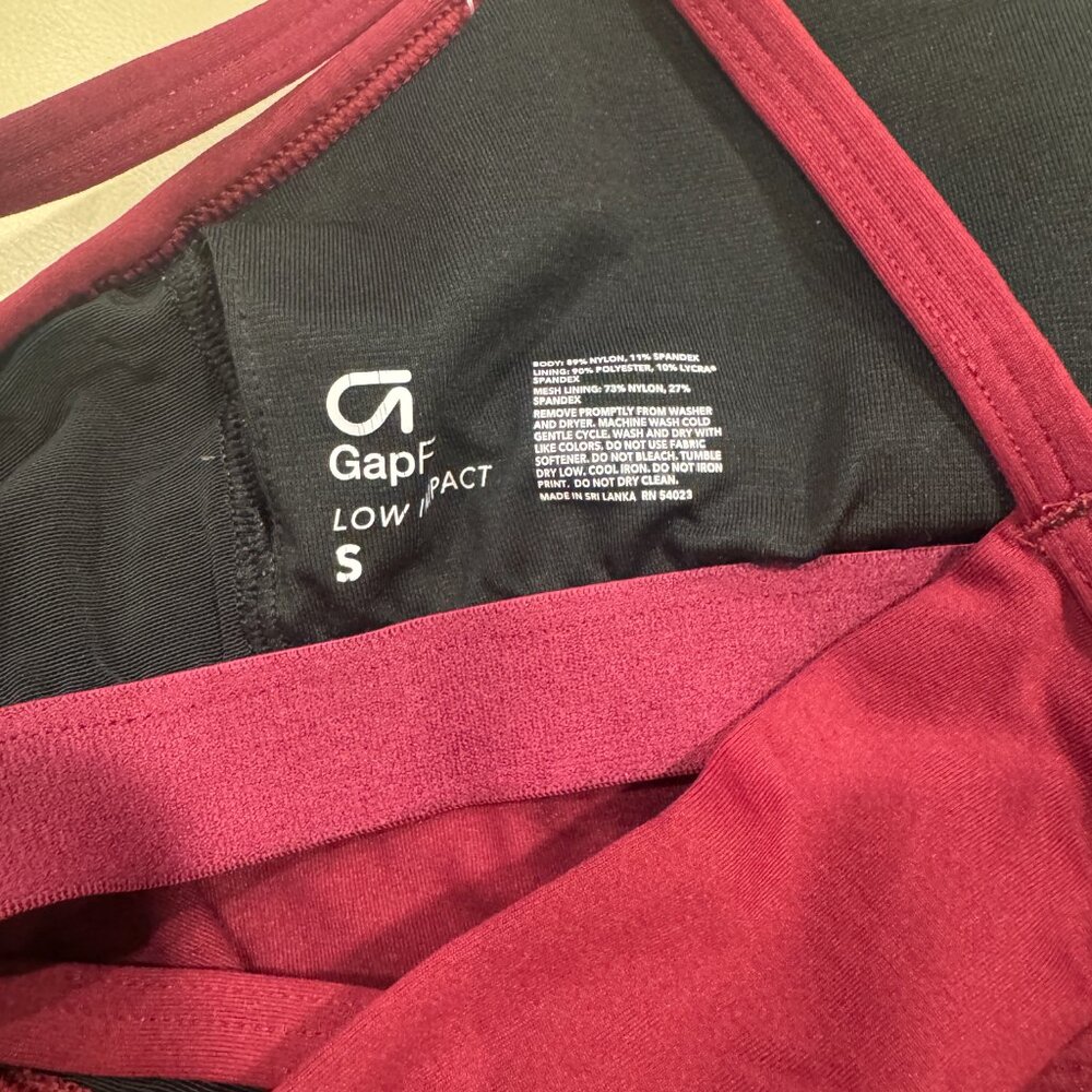 GapFit Razorback Tank - Picture 2 of 5